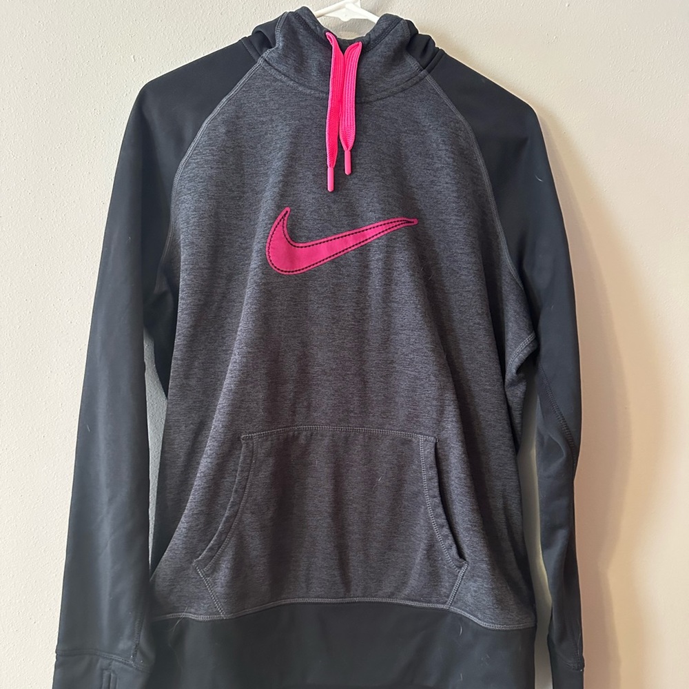 Nike sweatshirt !